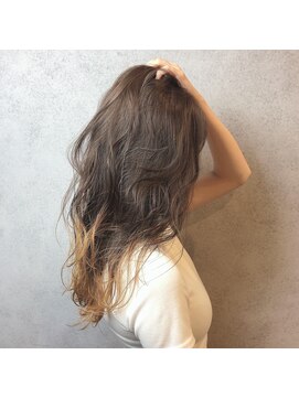 ヘアサロンM 新宿 グラデーションカラー  【担当 古塩南実】