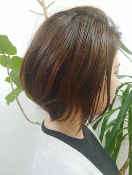 ララ(LALA) 前下がり 外ハネ ボブ グレージュ エドルカラー