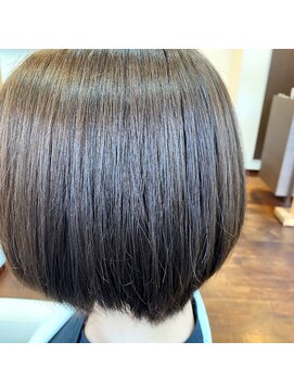 オートクチュール ランコントレ(Haute Couture Rencontrer) 艶髪丸みボブ