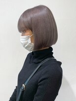 アイティーバイアルバム 藤沢店(IT by ALBUM) パツっとボブホワイトグレー_くびれヘアビタミンカラー_ba367231