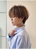 20代 おすすめヘア 耳かけ丸みショート 似合わせカット