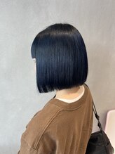 ヒカリスヘアー 吹田店 ブルーブラック×ストレートボブ