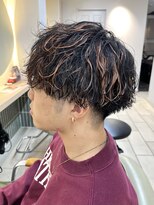 テトラ バイ ネオリーブ 横浜西口店(tetra by neolive)&nbsp;メンズパーマ　波巻き　ハイライト　メッシュ　［横浜］