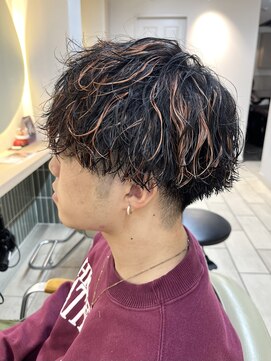 テトラ バイ ネオリーブ 横浜西口店(tetra by neolive) メンズパーマ　波巻き　ハイライト　メッシュ　［横浜］