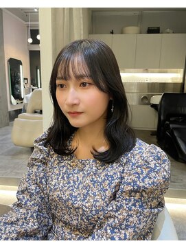 アナ ラーナ(Anna Lanna) ミディアムヘアー グレージュカラー【野呂朱里】