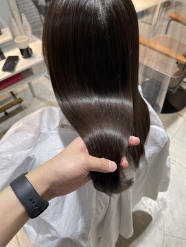 ボタン シブヤ(VOTAN SHIBUYA) 10代20代艶髪地毛風ストレート縮毛矯正 絹髪