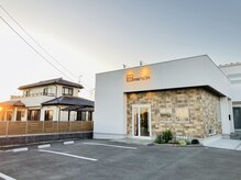 マルーン(maroon)の雰囲気（駐車場3台完備◎ご家族での来店も大歓迎！駐車不安な方も安心！）