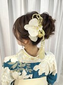 高めのアップヘア