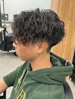 センターパート波巻きパーマスパイラルパーマツイストスパイラル