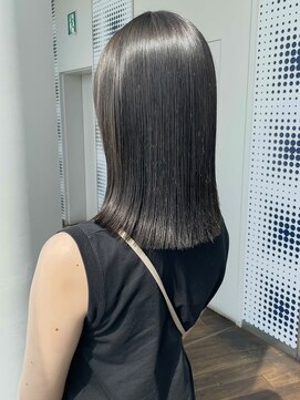 ザック ヴィ(ZACC  vie) ★透明感オリーブグレー/鎖骨ライン/切りっぱなしロブ/艶髪