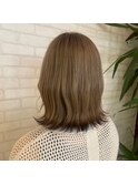 ブリーチハイトーン×ブルーグレージュ×外ハネボブ×イメチェン