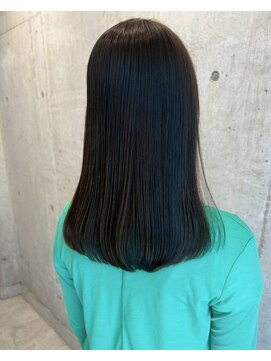 ロッカヘアエジェ(ROCCA hair eje.) ダークブルー絹髪ストレート
