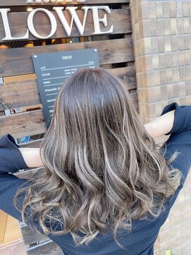 ヘアーズロー(hair's LOWE) ハイライト　バレイヤージュ　グレージュロング/　20代30代