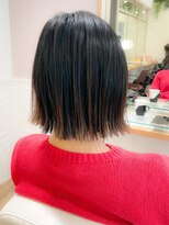ネオリーブ チロル 横浜西口店(Neolive CiroL.)&nbsp;大人気！切りっぱなしヘア　ミニボブスタイル