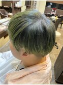 グレーからライムグリーンのグラデーション