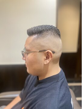 ヒロギンザバーバーショップ 神楽坂店(HIRO GINZA BARBER SHOP) スキンフェード×パンチ