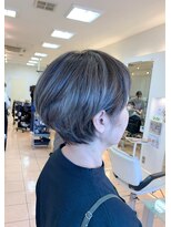 ヘアー＆フェイス ヤマ　ｈａｉｒ＆ｆａｃｅ　Ｙａｍａ 白髪染めもウィービングカラー足して明るく動きあるショートに