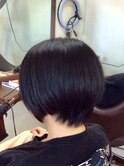 ショートボブ