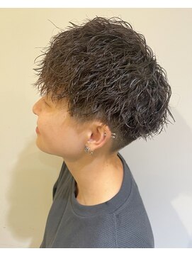 フリーク バーバーショップ 都島店(FREAK BARBER SHOP) 縦落ちツイストスパイラルパーマツーブロックモテマッシュ