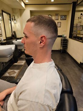 スカイマスターバーバー 渋谷(SKY MASTER BARBER) クロップスキンフェード<理容室>