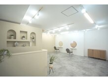 ウノヘアー(UNO HAIR)の雰囲気（ゆったりスペースでマンツーマン施術）