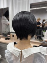 モク(mok)&nbsp;黒髪×ショートカットで艶のある美人ショートへ★