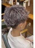 ショートヘアブリーチカラーシルバーカラー