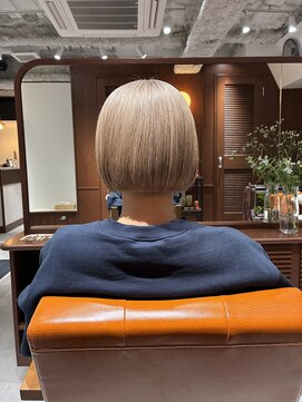 オーパスバイアンブルリュクス 池袋(Opus by ambleluxe) ハイトーン／ケアブリーチ/切りっぱなしボブ