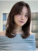 顔周りレイヤーカットくびれヘアミルクティーベージュカラー