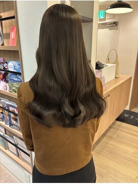 ユーフォリア 青山(Euphoria) 【担当きょうこ】赤み消し艶感オリーブベージュ/寒色ヘーゼル