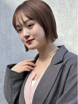 ラミエバイメルト 下北沢(lamie by melt) ブリーチダブルカラーミルクティーベージュミニボブ外ハネ顔周り