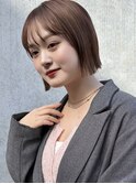 ブリーチダブルカラーミルクティーベージュミニボブ外ハネ顔周り