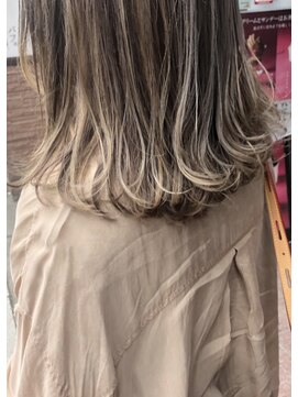 ウル(Ulu) ミルクティーベージュ