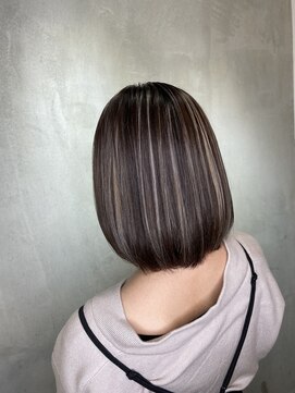 アンダーバーホワイトモデ 河内長野(_WHITE mode) ☆ グレージュハイライトボブ