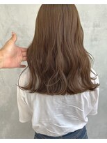 キチ(kichi.)&nbsp;[kichi.] セミロング×くすみベージュ