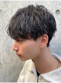 【黒髪波巻きツイストスパイラルパーマ、韓国風メンズカット】