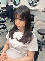 ジーニー 千葉(GENiE)&nbsp;黒髪/グレーベージュ/レイヤーロング/顔周り/千葉【白井愛海】