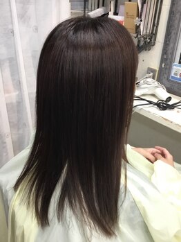 ヘアーアンドメイク シエスタ(hair＆make siesta)の写真/白髪ぼかしならお任せください！褪色を抑える上品な美発色カラーで、艶やかな髪へ♪大人女性のお悩み解決◎