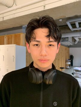 テンション(tension) センターパートニュアンスパーマメンズマッシュパーマ札幌大通