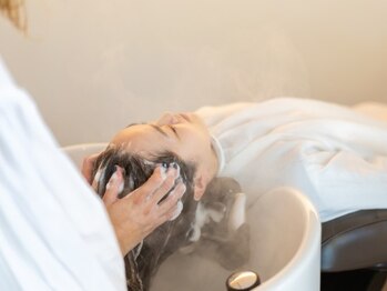 スウィートテラス 読谷村大湾店の写真/4種のエッセンスから頭皮の状態に合わせてブレンドするアロマスパ◇その日の気分で香りを変えられるのが◎