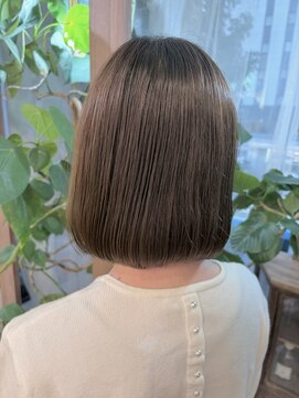 インビテーション(invitation) サンドベージュ