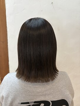 切りっぱなしボブ×グラデーションカラー