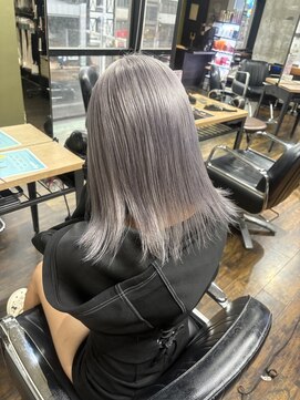 ガルボ ヘアー(garbo hair) ブリーチ 10代 20代 ダブルカラー ハイトーン グレー シルバー