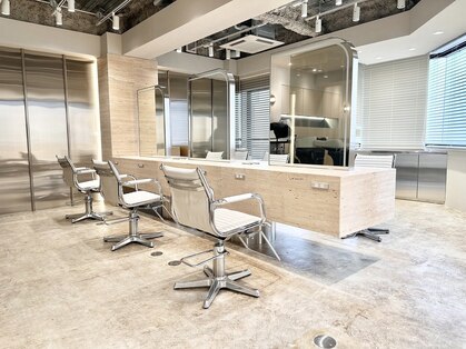 オーバーヘアー 池袋店(over hair)の写真