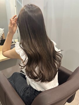 アトレ 梅田店(attrait) セミロングのアッシュカラー × 柔らかさを引き出すカット