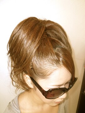 ヘアセットサロンエッジ(Edge) ゆるふわポニー
