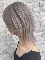 リアイス(Re:ICE) ホワイトシルバーくびれショートウルフ