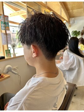 エデル(ederux) アッシュブラウンにツイストスパイラルパーマ