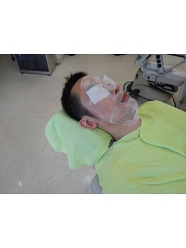 第一印象を決めるひげ・眉をトータルでサポート！清潔感溢れる爽やかな印象に◎シェービングもお任せ！