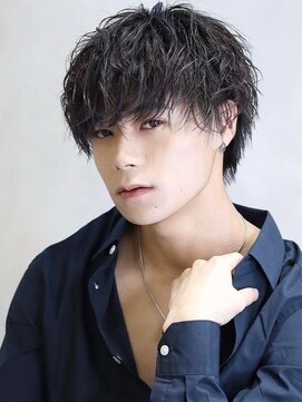 コンフィデンス メンズヘアー(confidence MEN'S HAIR) ツヤ感スパイラルパーマ ショートウルフ MEN'S HAIR